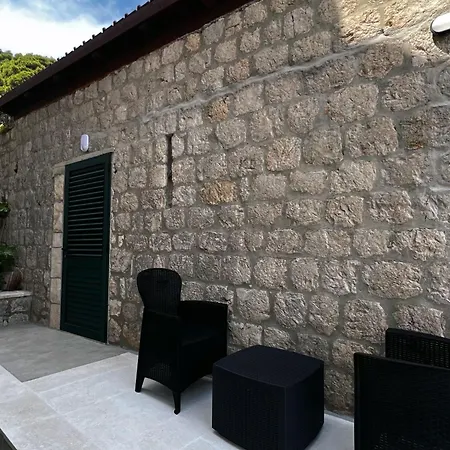 & Tapera בית הארחה