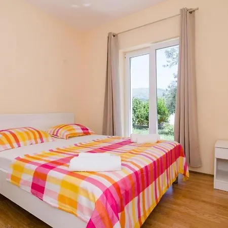 & Tapera Πανσιόν 3*