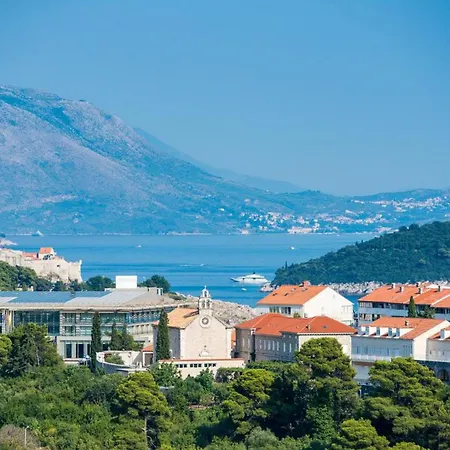 Πανσιόν & Tapera Ντουμπρόβνικ