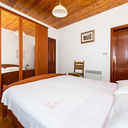 & Tapera Πανσιόν 3*