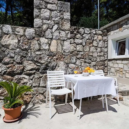 & Tapera Πανσιόν Ντουμπρόβνικ