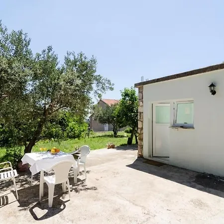 Gostinjska kuća & Tapera